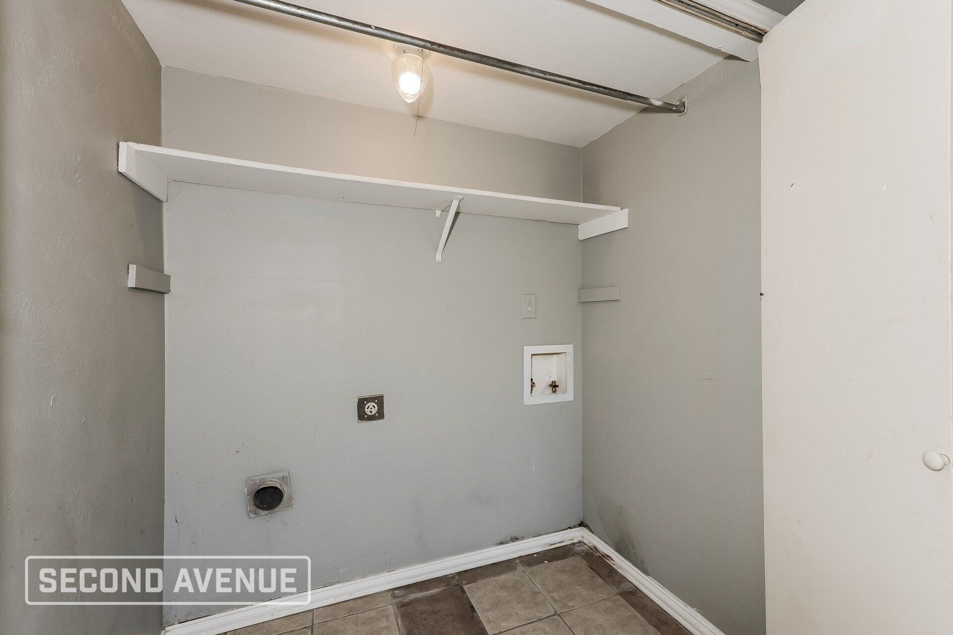 Building Photo - 7525 Ashcrest Ln
