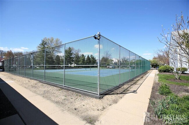 Building Photo - 1016 Aspen Dr