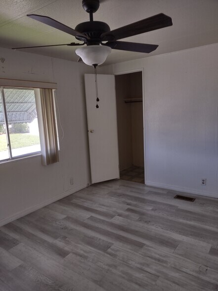MASATER BEDROOM WITHOUT FURNITUREURNITURE - 6120 Biscaya Ave