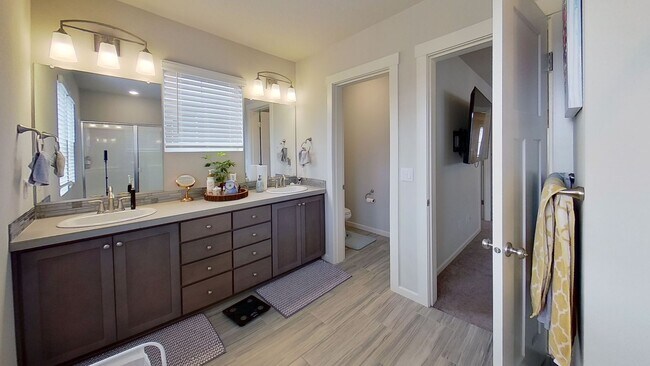 Building Photo - Amazing Location 3 Bedrooms 2.5 Bathrooms in the New Reeds Crossing Community!  Hillsboro near In...