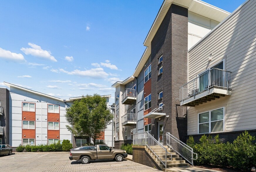 Building Photo - 1122 Litton Ave