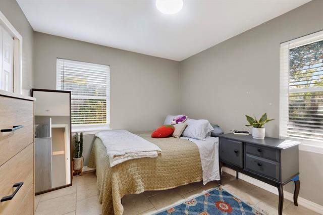 Building Photo - 10018 Olmos Dr