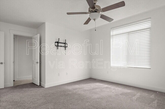 Building Photo - 6541 S Aspen Ln