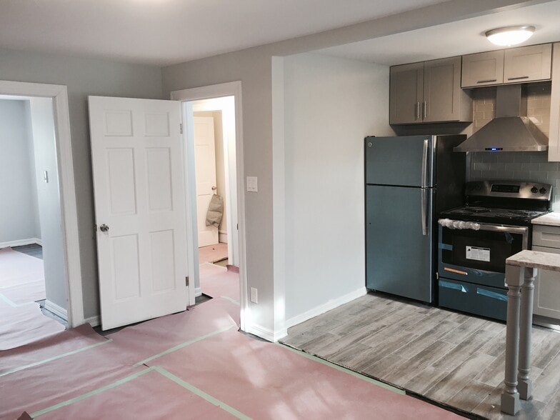 Primary Photo - 2116 24th St