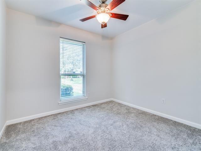 Building Photo - 2513 Lawnview Dr