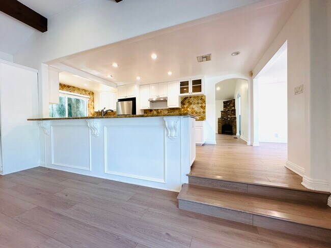 Building Photo - 5148 Otis Ave