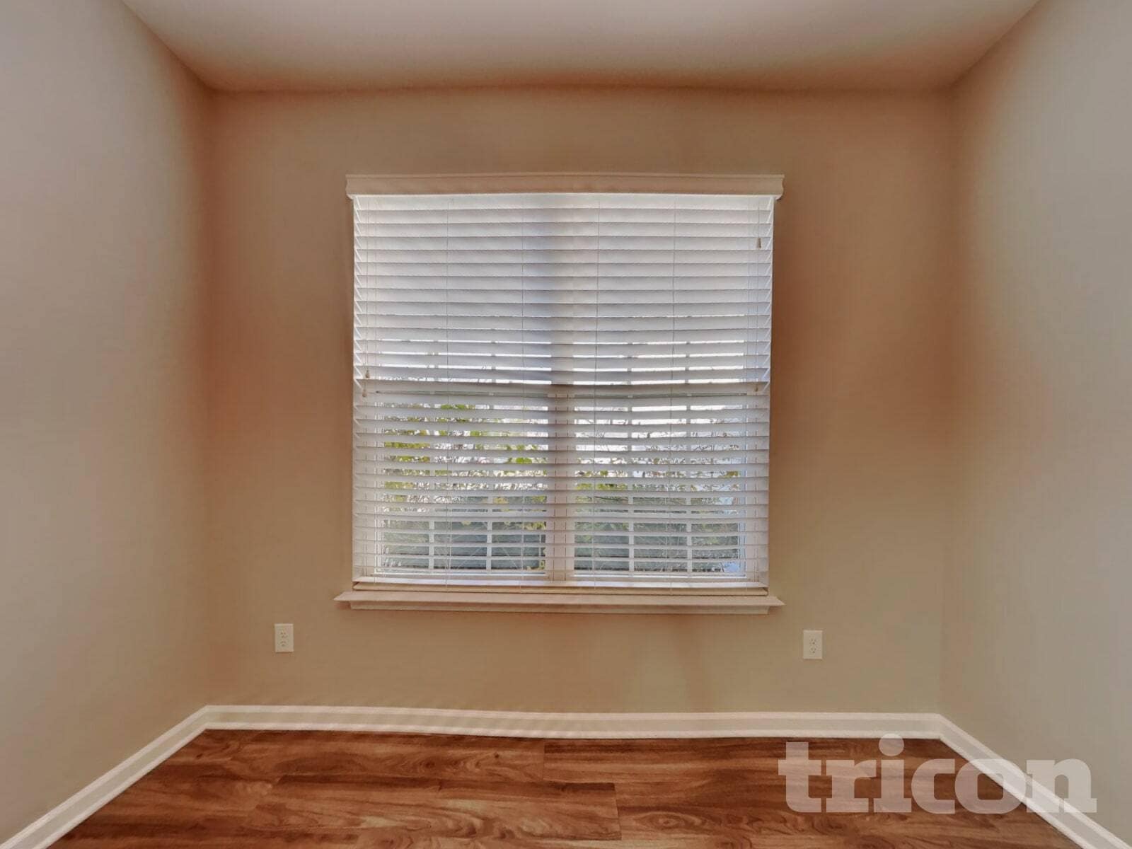 Building Photo - 1933 Pavilion Dr