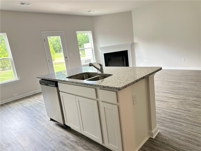 Building Photo - 1138 Chastain Dr