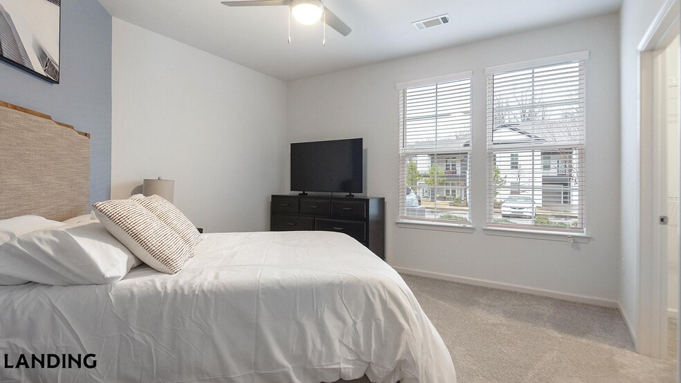 Building Photo - 599 Tapestry Lp