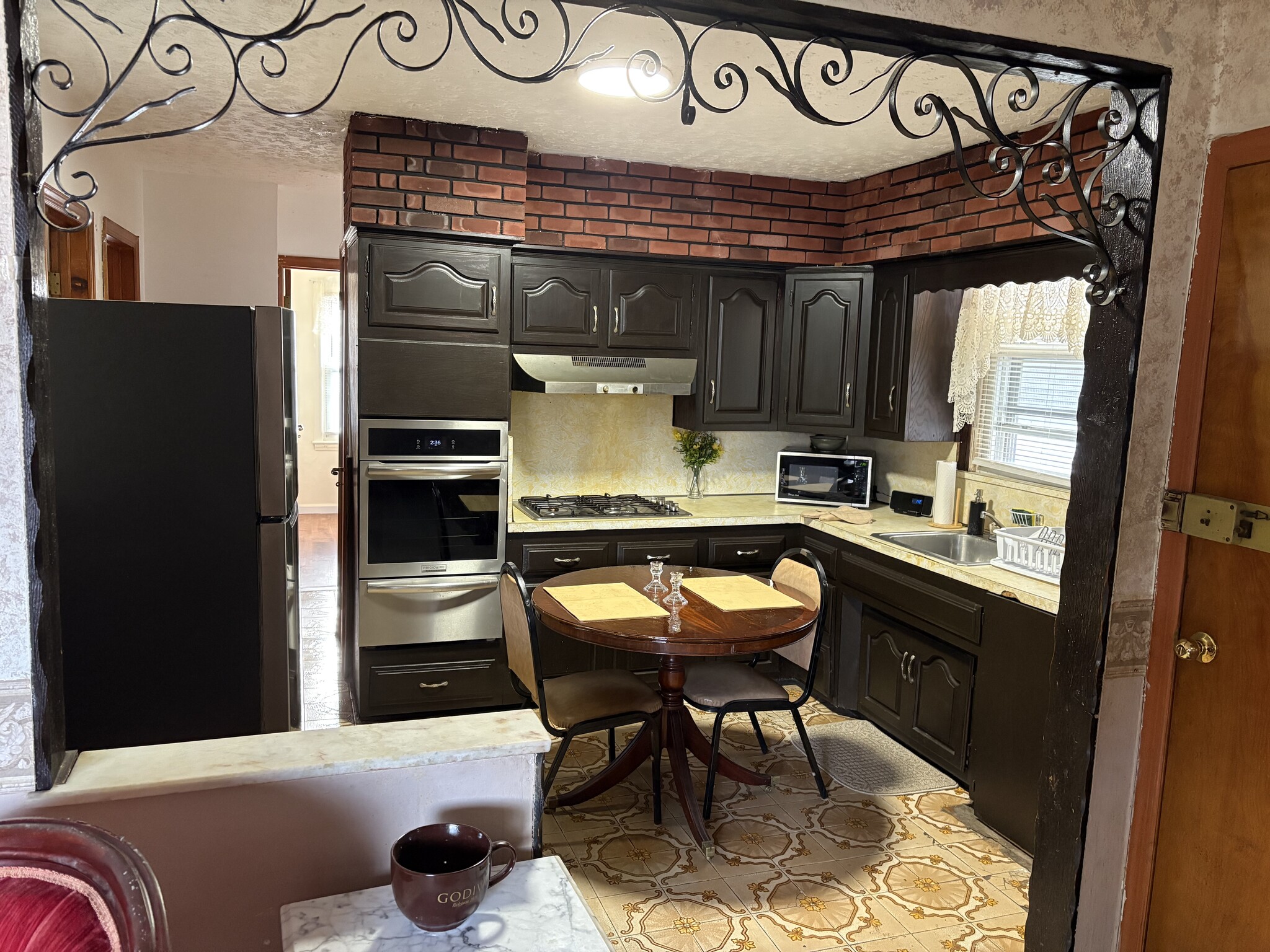 Kitchen - 752 E 88th St