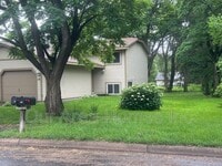 Building Photo - 18 Sunset Dr E