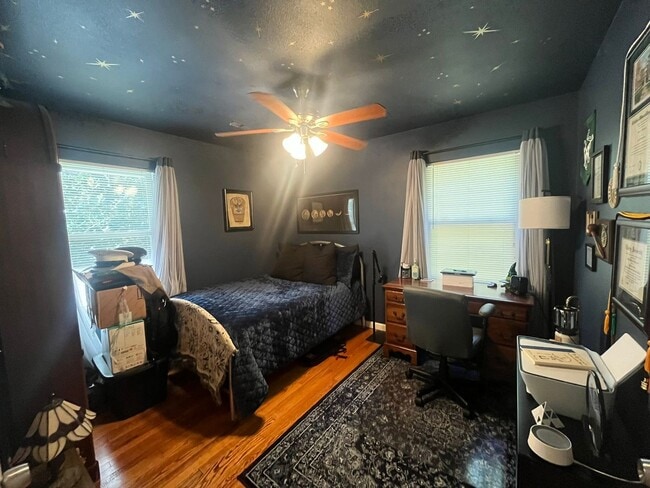 Building Photo - Gorgeous private home in Altavista!