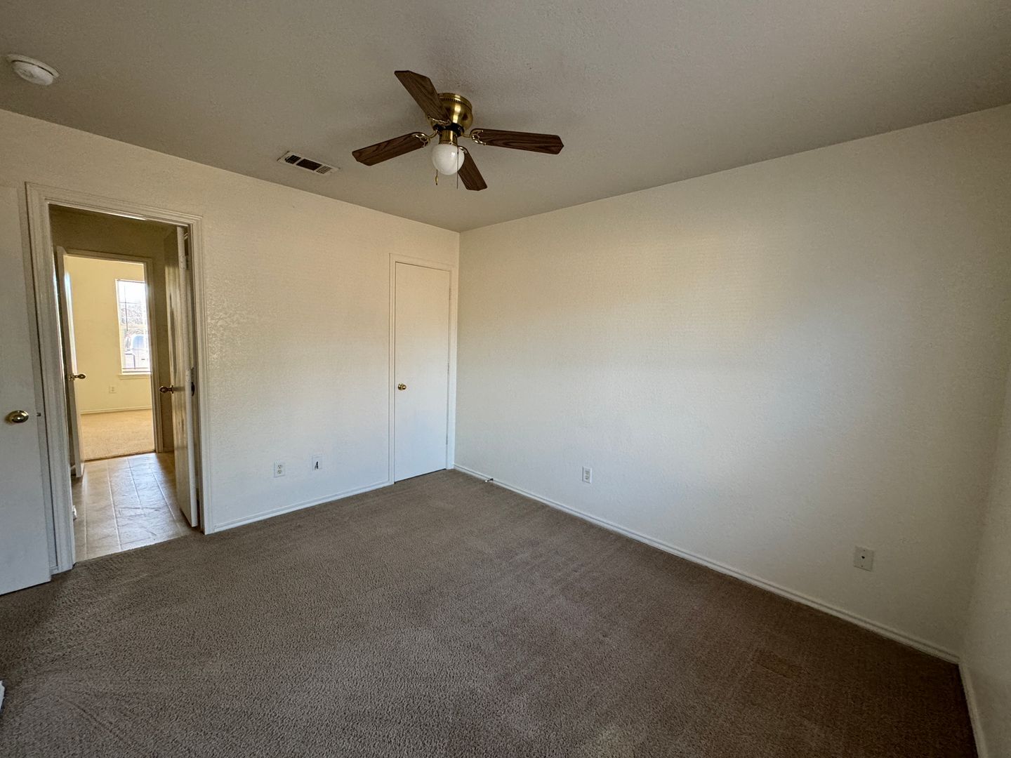 Building Photo - 403 Creek St