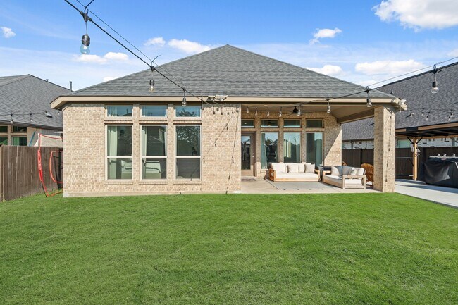 Building Photo - 6907 Myrtle Dr