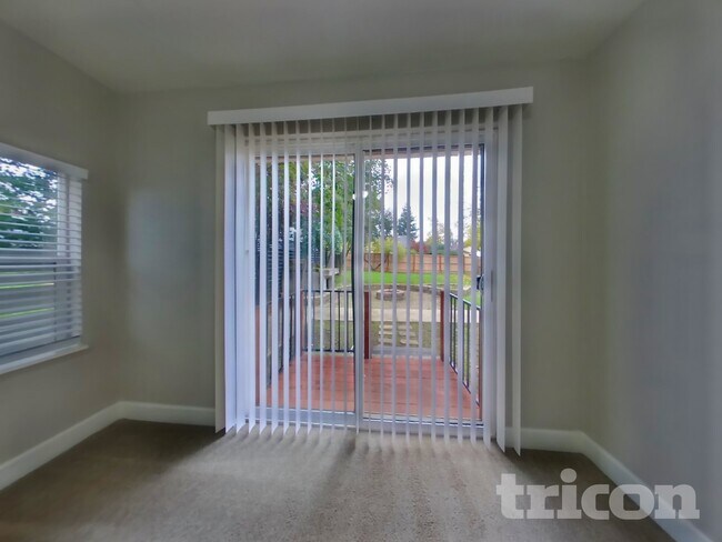 Building Photo - 904 Bidwell St