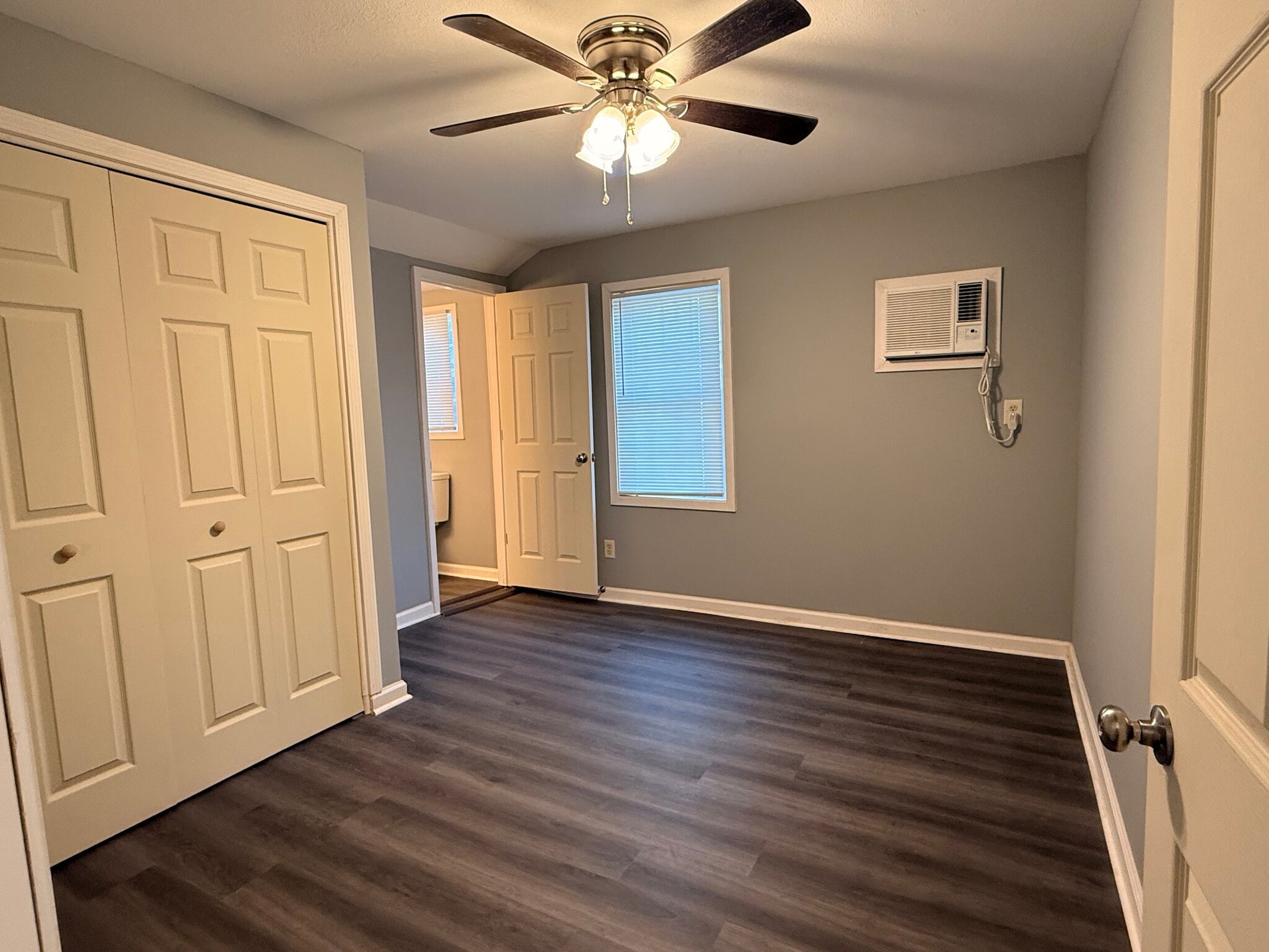 Building Photo - 132 Patten St