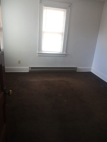 Building Photo - 66 Williams St