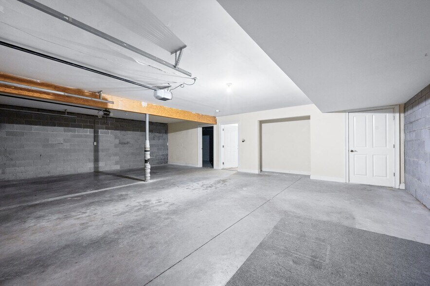 Building Photo - 172B Woodmont Blvd