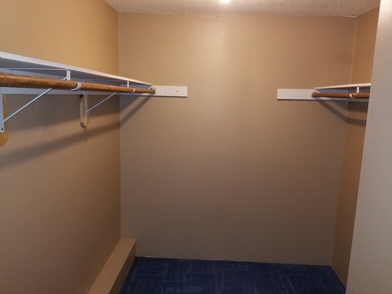 Building Photo - 80 English Village Rd