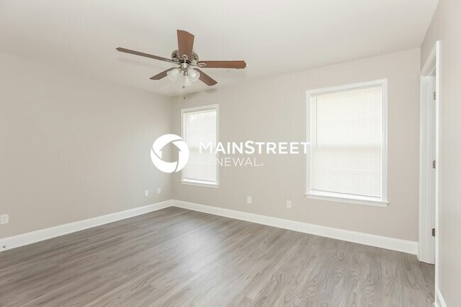 Building Photo - 3 Bedroom Pet-Friendly Home in Gastonia, NC with Main Street Renewal