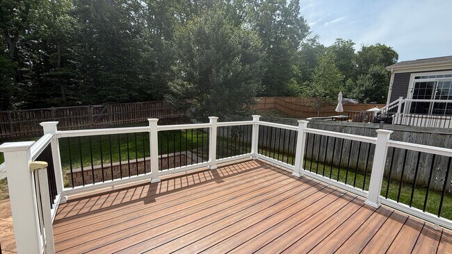Building Photo - Craftsman-Style Home in Embrey Mill