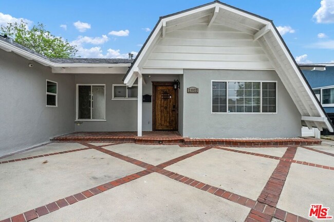 Building Photo - 23922 Archwood St