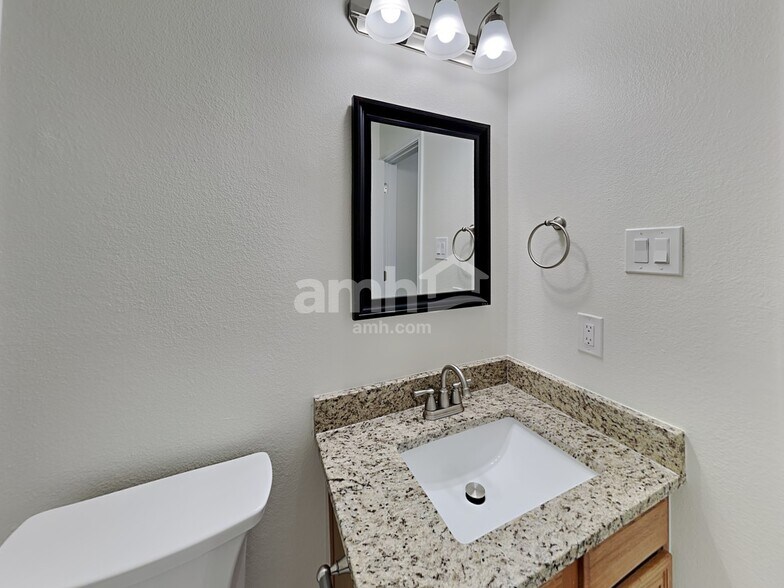 Building Photo - 31702 Regal Park Ct