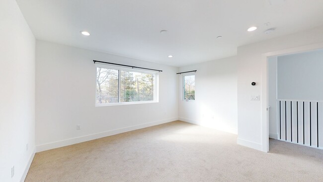 Building Photo - Beautiful Walnut Creek Townhome!