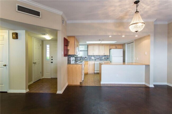 Building Photo - Great Two bedroom One Bath