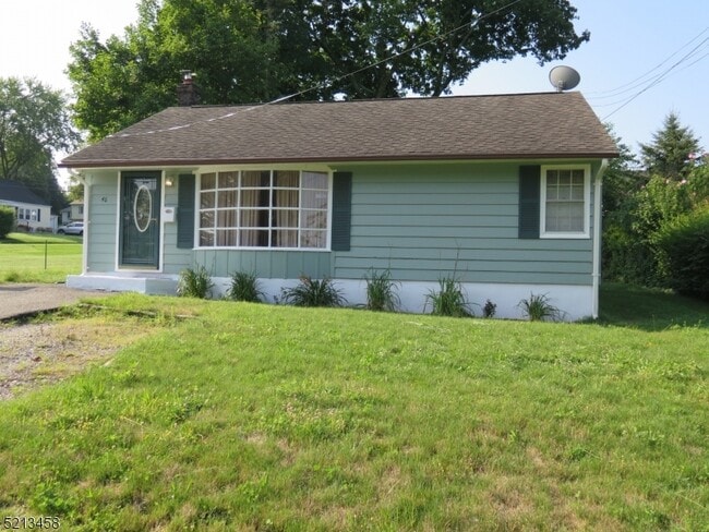 Primary Photo - 46 Woodbine Ave