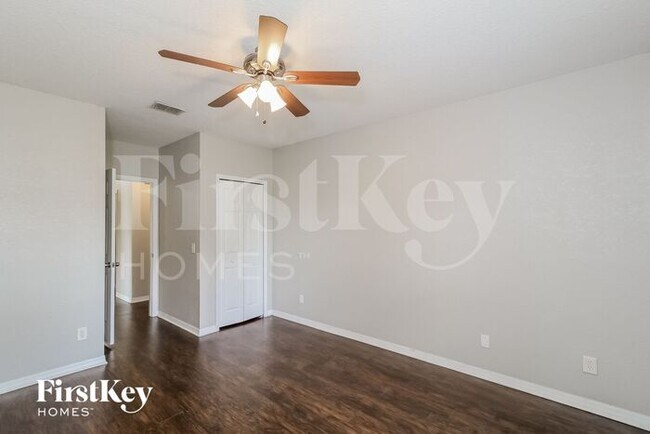 Building Photo - 3332 Rogue St