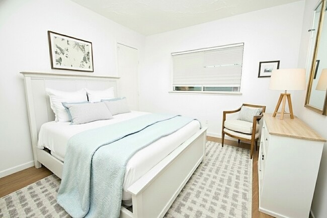 Building Photo - 16311 La Luna Dr