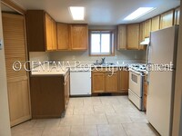 Building Photo - 1126 W Quartz St