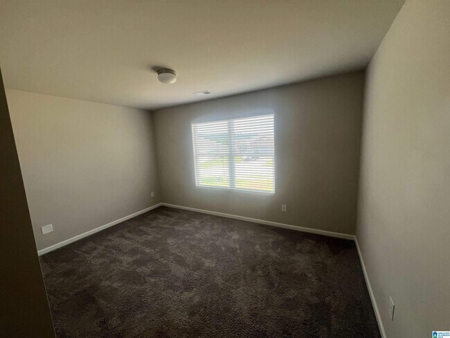 Building Photo - 401 Woodland Trl