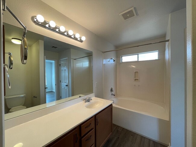 Building Photo - 129 Crane Crest Dr