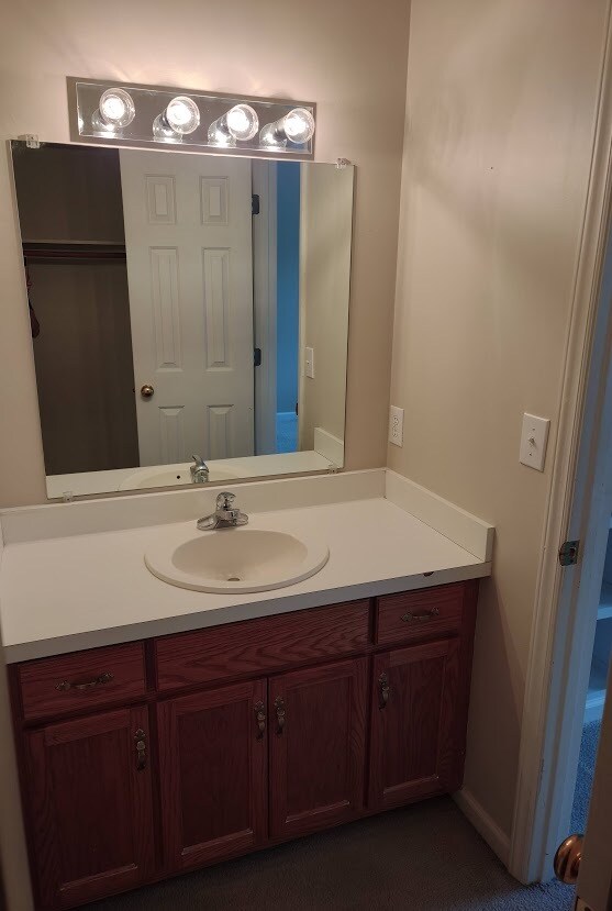 Building Photo - 1219 Camelot Ct NE
