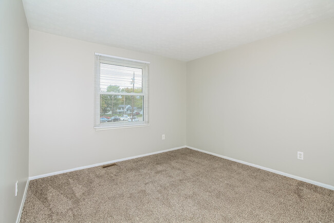 Building Photo - 2764 Quaker Ct