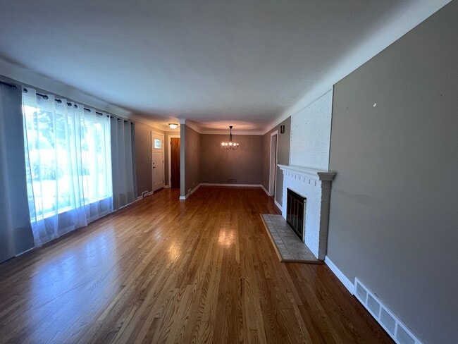 Building Photo - East Grand Rapids Schools - 4 bedroom home