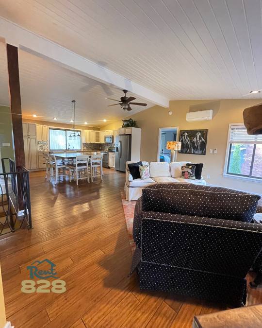 Building Photo - 103 S Alta Vista Dr