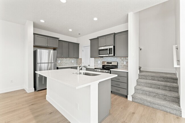 Building Photo - 1673 N Solterra Ln