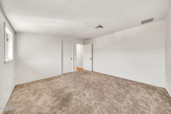 Building Photo - 4531 E Quartz Mountain Rd