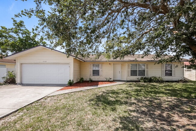 Building Photo - 2122 SE 6th Ln