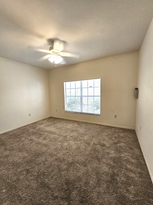 Building Photo - 6025 Chardonnay Ln