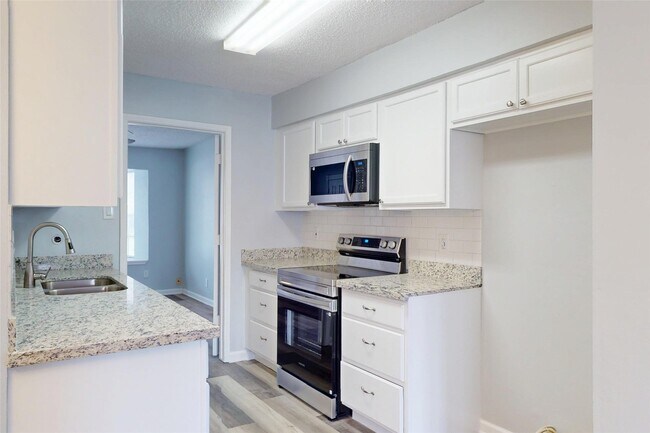 Building Photo - 14147 Misty Meadow Ln