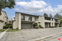 Building Photo - 19515 Rinaldi St
