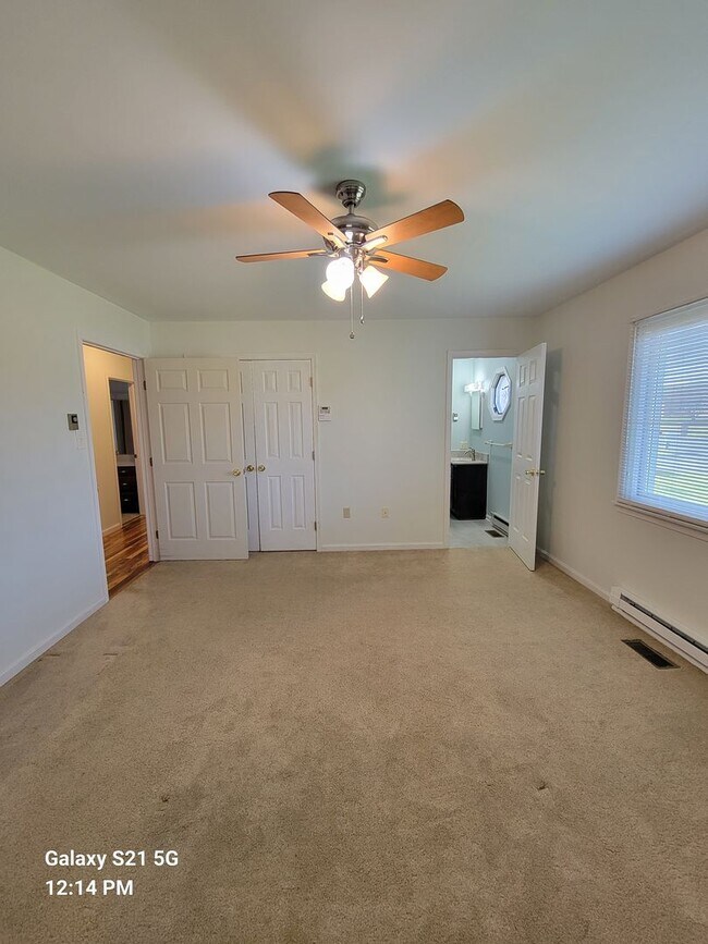 Building Photo - 11616 N Landis Ave