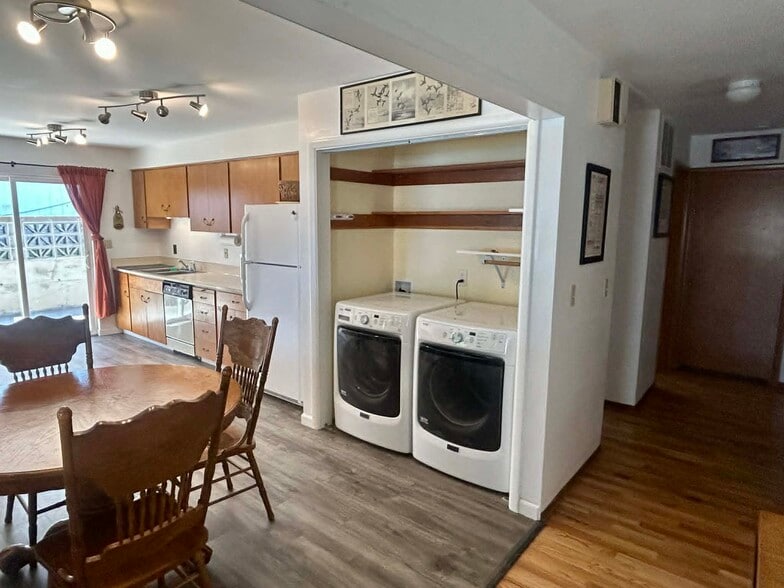 Building Photo - 302 N 37th Ave