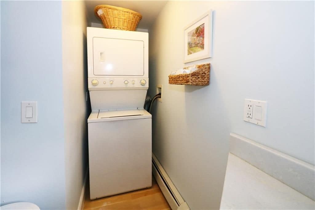 Building Photo - 249 Tuckerman Ave