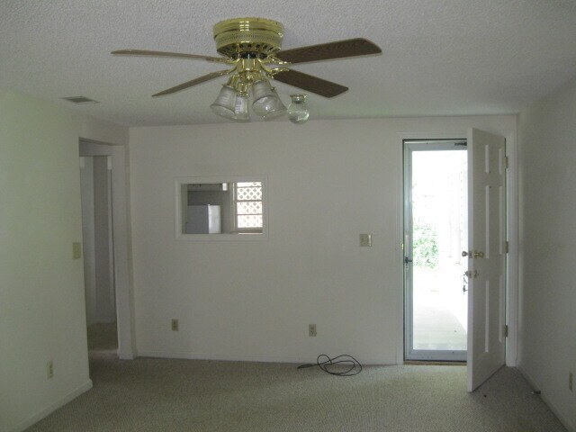 Building Photo - 302 Morris St
