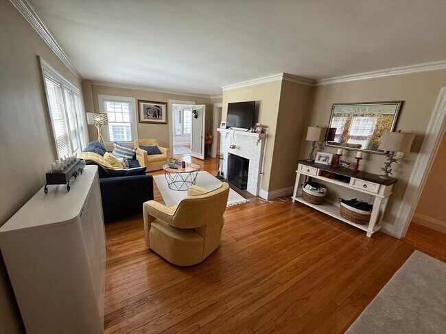 Building Photo - 66 Westchester Rd